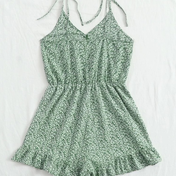 Floral tie strap romper - Picture 2 of 5